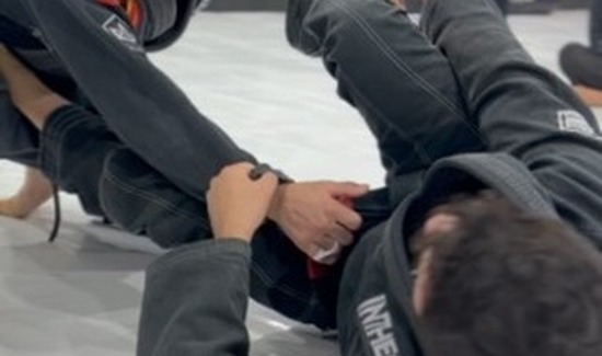 Saiba tudo sobre cores de kimono de jiu-jítsu